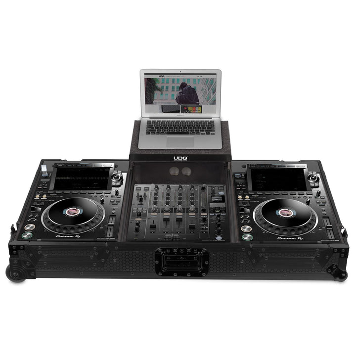 UDG Ultimate Flight Case Pioneer DJ CDJ-3000/ 900NXS2 Black Plus (Laptop Shelf + Wheels)