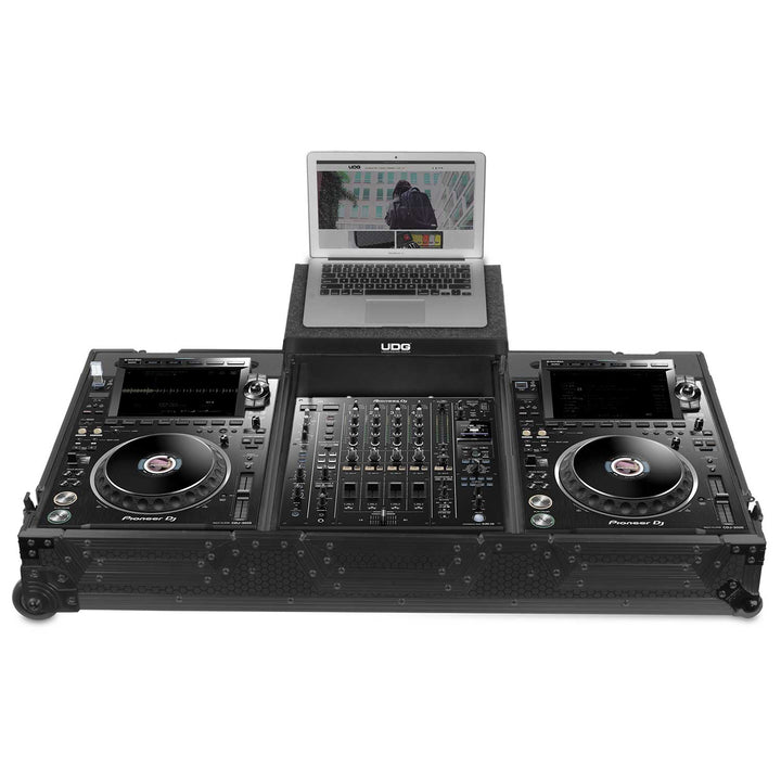 UDG Ultimate Flight Case Set Pioneer DJ CDJ-3000/A9 Black Plus (Laptop Shelf + Wheels)