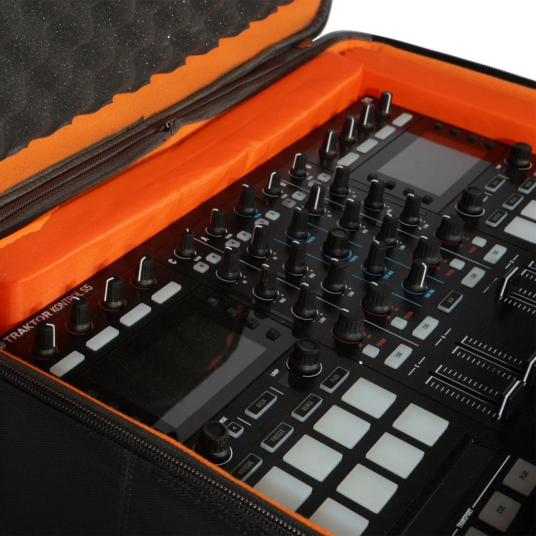 UDG Ultimate MIDI controller Backpack Small Black/Orange Inside MK2