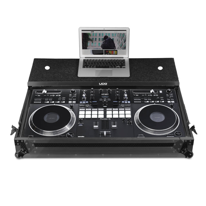 UDG Ultimate Flight Case Pioneer DJ DDJ-REV7 Black Plus (Laptop Shelf + Wheels)